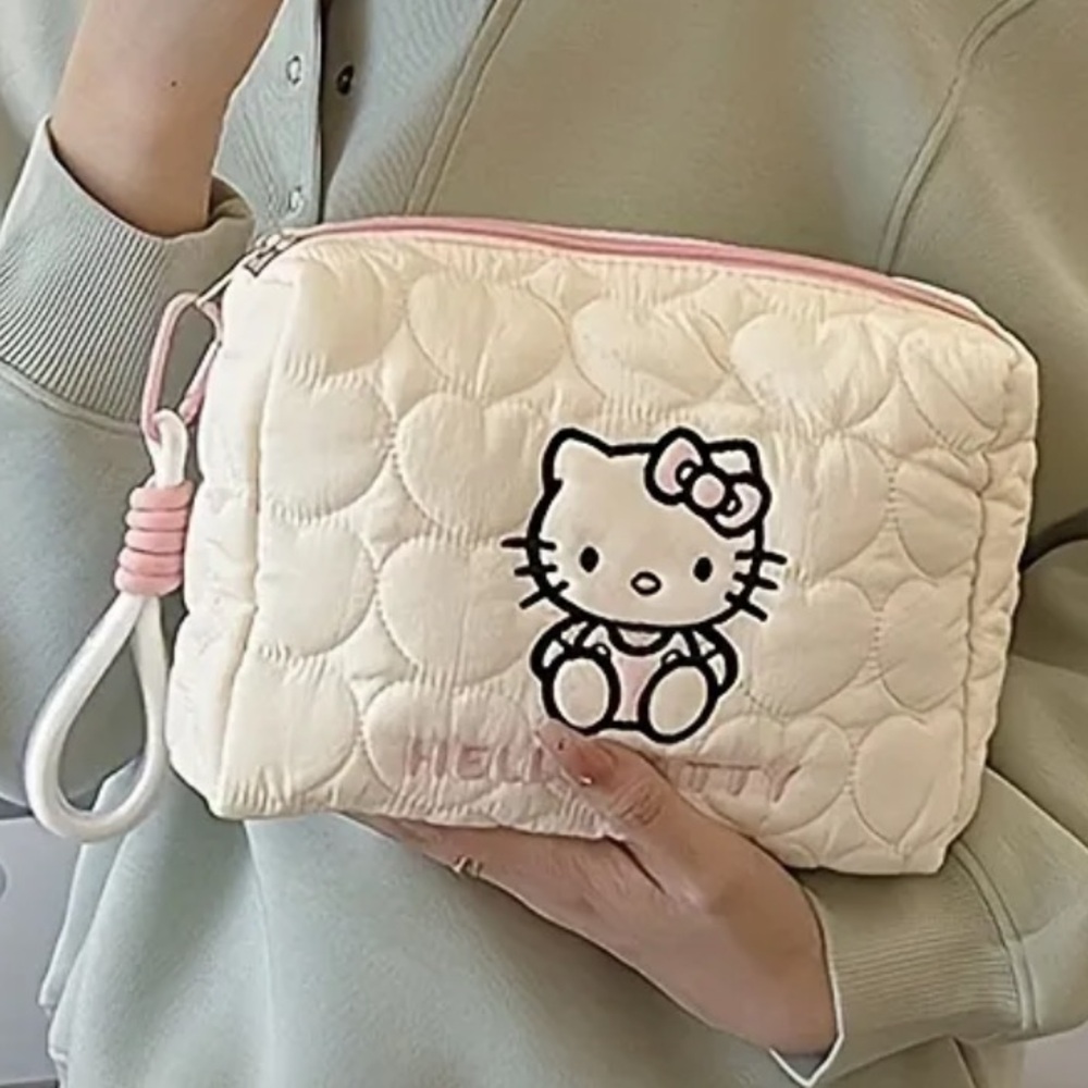 Hello Kitty Quilted Hearts Embroidered Large Storage Makeup Cosmetic Bag Kawaii - Picture 3 of 4